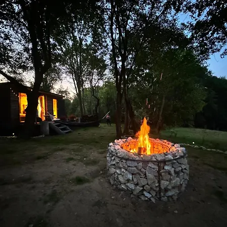 Lüks kamp alanı Tiny House - Schoulenka Pod Mirabelkami *