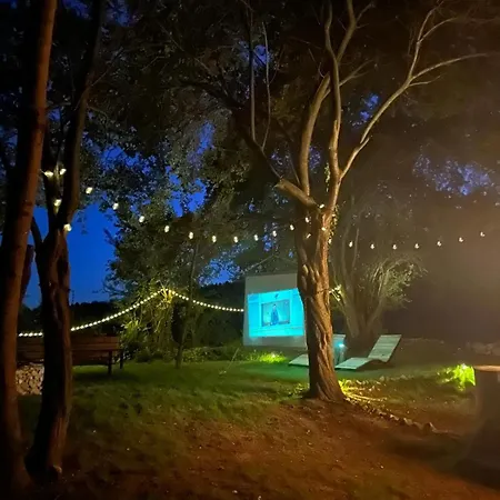 Tiny House - Schoulenka Pod Mirabelkami Luxusní stan