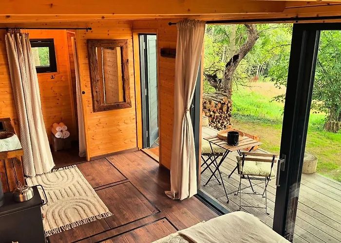 Tiny House - Schoulenka Pod Mirabelkami Lüks kamp alanı *